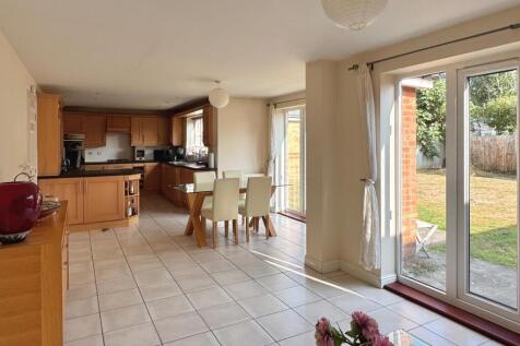 Kitchen/Living/Dining