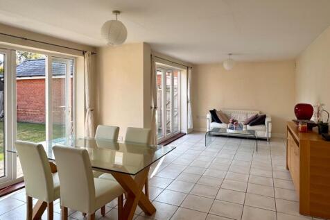 Kitchen/Living/Dining