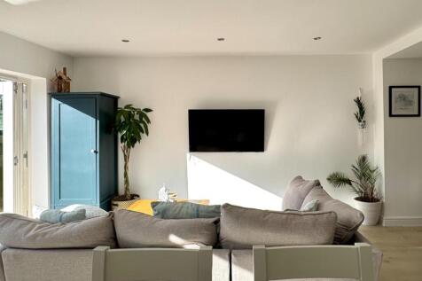 Open Plan Lounge/Dining/Kitchen