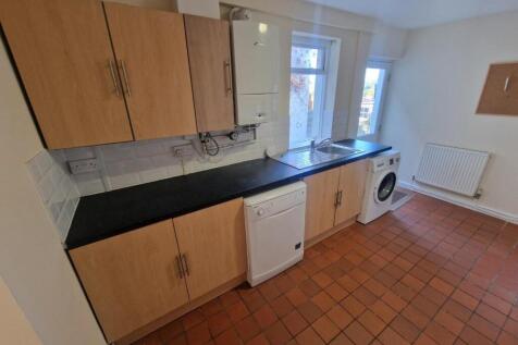 Kitchen - 2.jpg