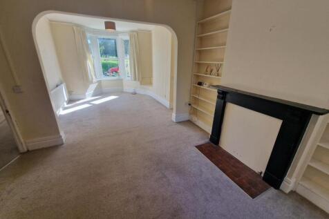 Living Room - 3.jpg