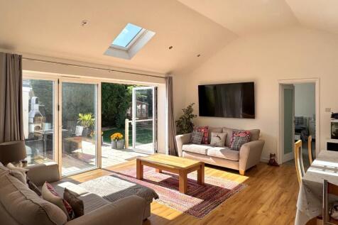 Open Plan Living/Dining