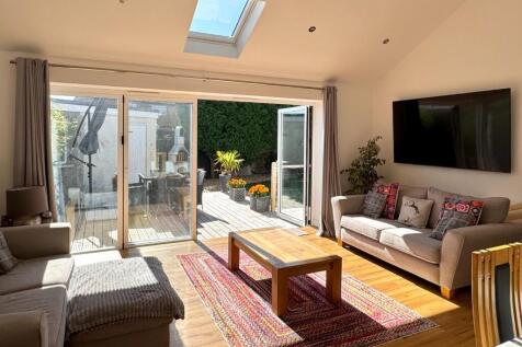 Open Plan Living/Dining