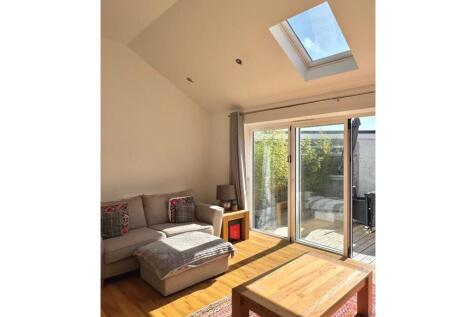 Open Plan Living/Dining