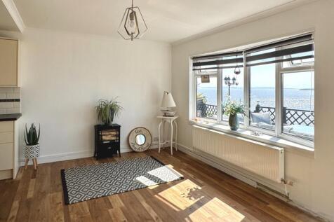 Open Plan Lounge/Dining