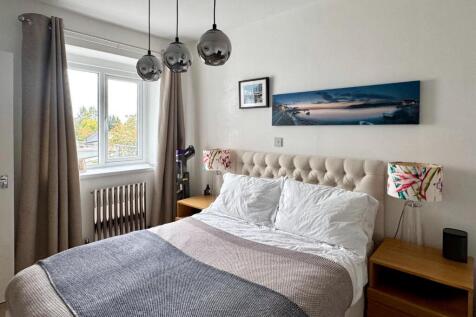 Sitting Room/Bedroom 3