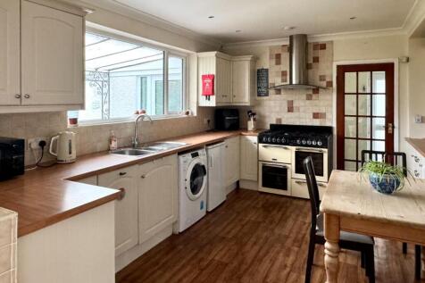 Kitchen/Breakfasting/Dining