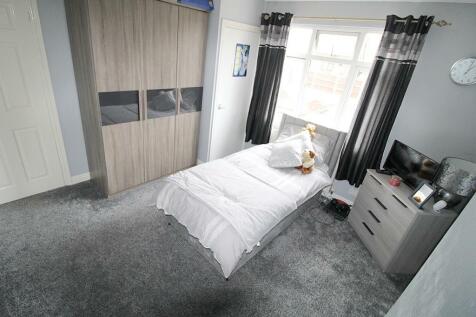 bed 2.jpg