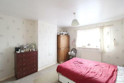 bedroom 1 1 .jpg