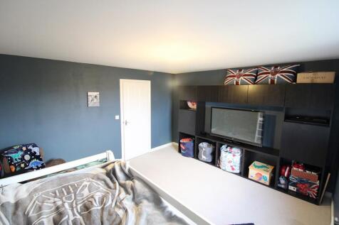 bedroom 1 3.jpg