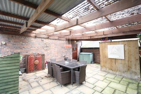 Patio 2.jpg