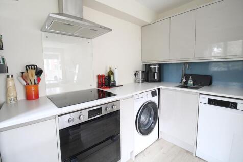 Kitchen 2.jpg