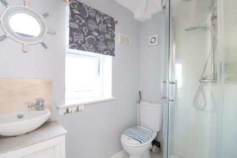 ensuite.jpg