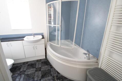 Bathroom 2.jpg