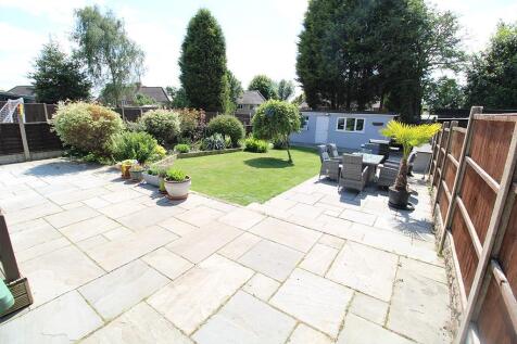 rear garden 4.jpg