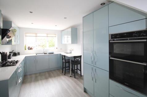 KITCHEN.jpg