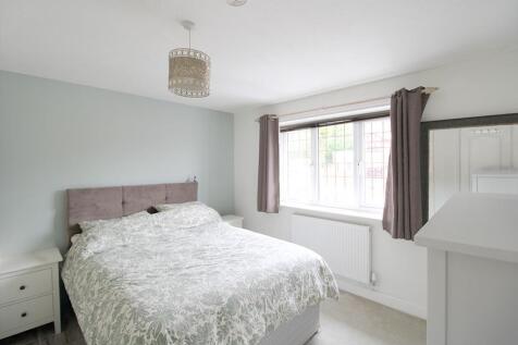 BEDROOM 1.jpg