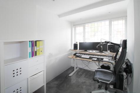 BEDROOM FIVE.jpg