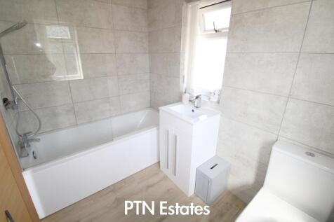 bathroom 2.jpg