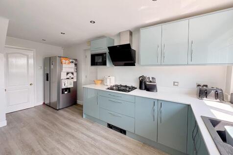 kitchen 2.jpg
