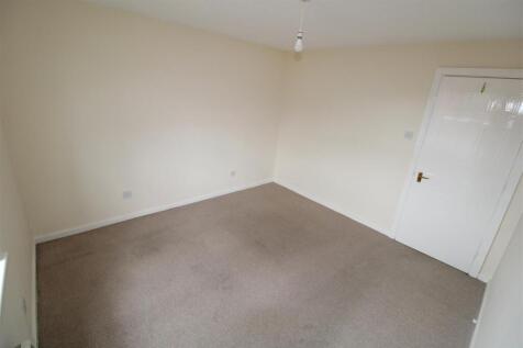 BEDROOM.JPG