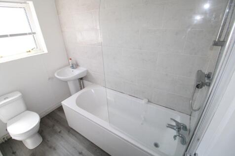 BATHROOM .JPG