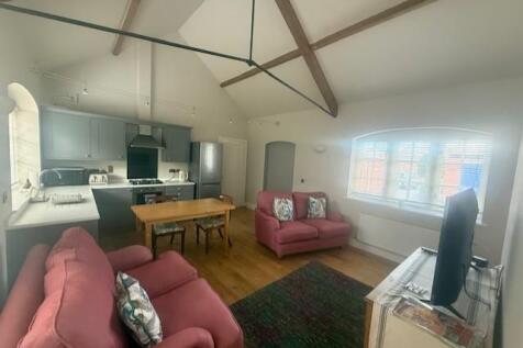 Living Area 2.jpg