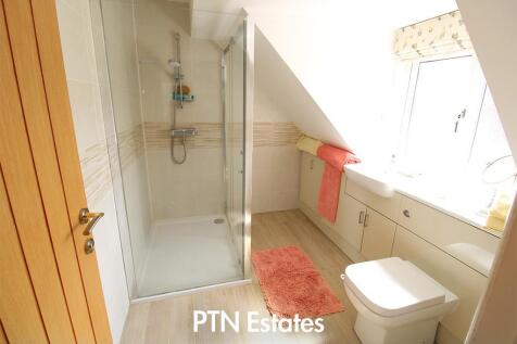 bathroom 2 light .jpg