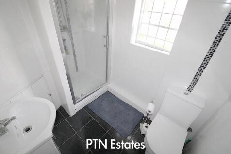 SHOWER ROOM.jpg