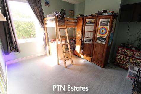 bedroom 2 light .jpg