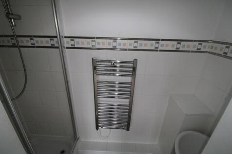 SHOWER ENSUITE.jpg