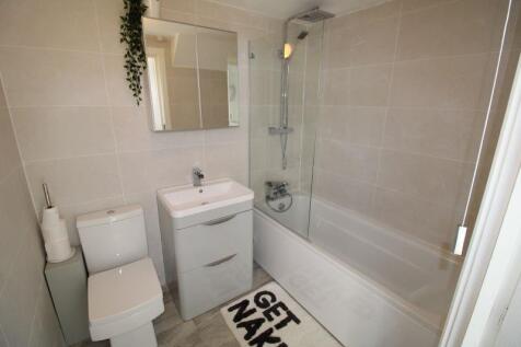Bathroom.JPG