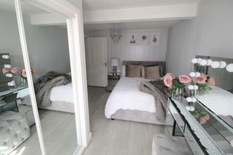 Bedroom wardrobes.JPG