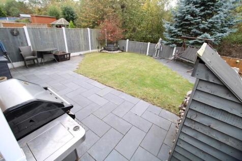 REAR GARDEN 4.jpg