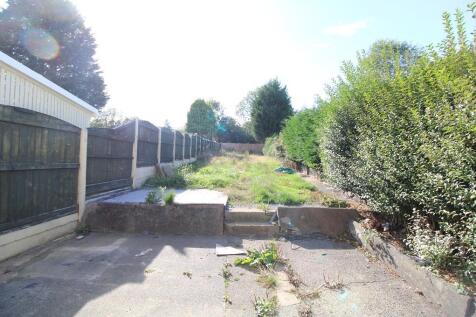 REAR GARDEN.jpg