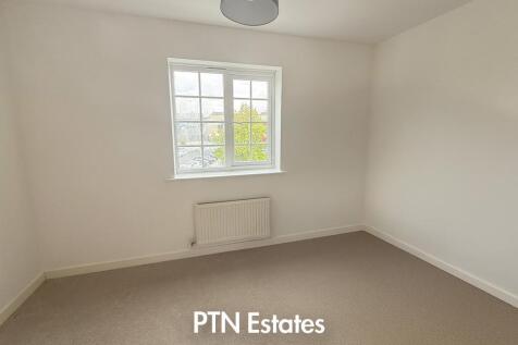 bedroom 2 light .jpg