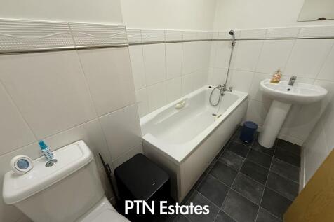 bathroom 2 light .jpg