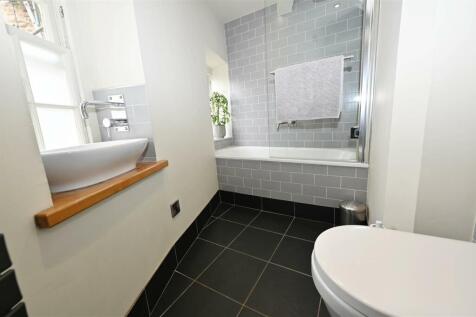 Elegant BATH/SHOWER ROOM