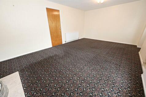 SITTING/DINING ROOM