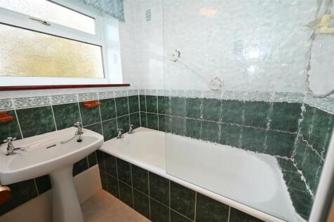 BATH/SHOWER ROOM