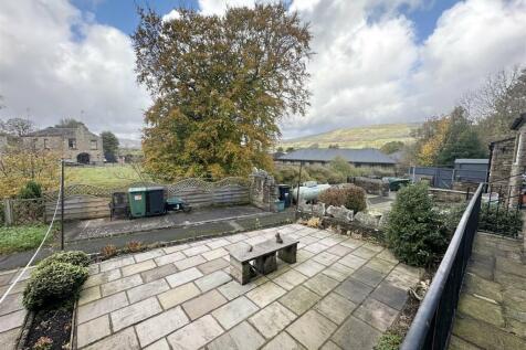 REAR GARDEN (VIEWS)