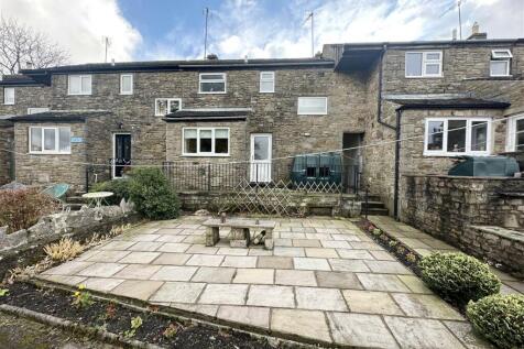 REAR GARDEN (VIEWS)