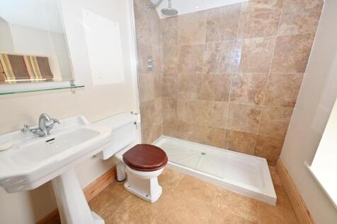 Ensuite SHOWER ROOM