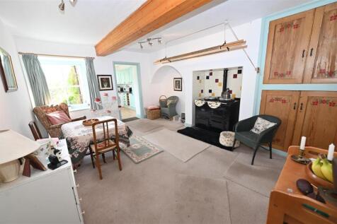 KITCHEN &amp; DINING ROOM (VIEWS)