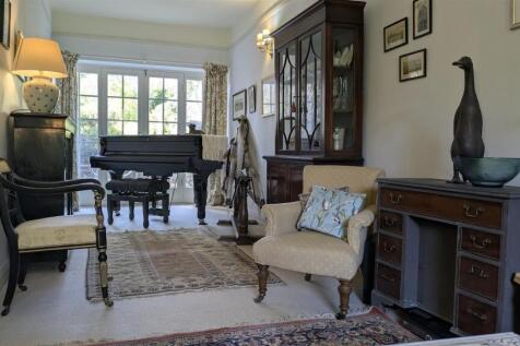 SITTING ROOM