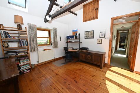LOUNGE/OFFICE