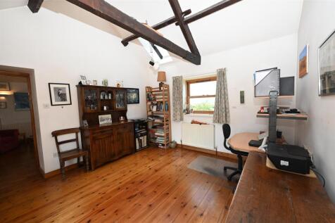 LOUNGE/OFFICE