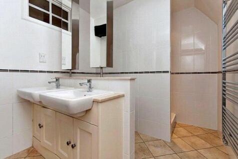 Bed 1 En-Suite