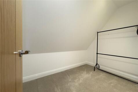 B1 Walk In Wardrobe