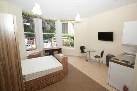 STUDIO 5, 19 ELMDALE